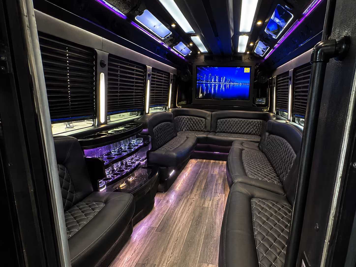 Omaha Birthday, Sweet 16, & Quinceañera Transportation group transportation