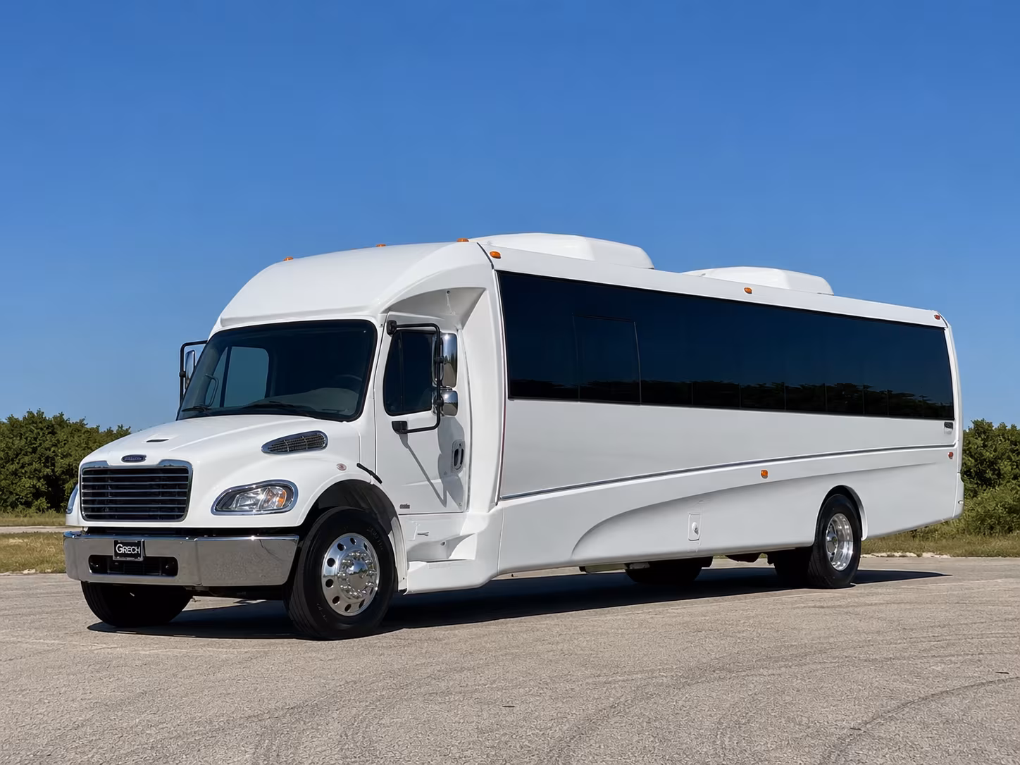 Omaha Birthday, Sweet 16, & Quinceañera Transportation party bus interior