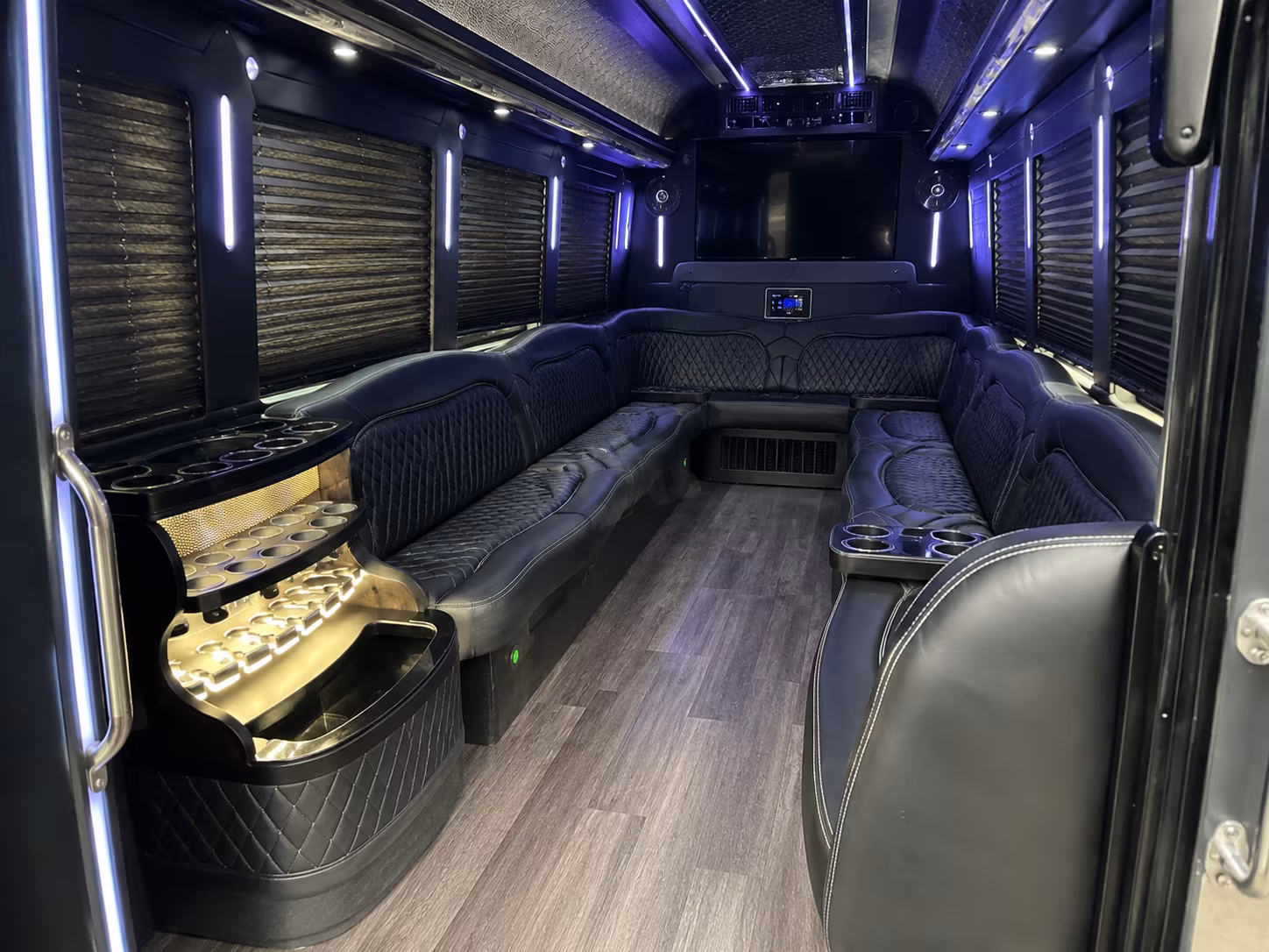 Sioux City Homecoming & Prom Party Bus Rentals