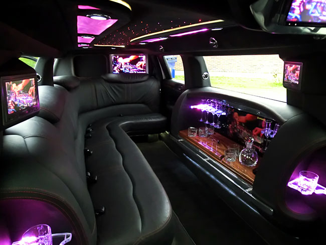 Lincoln MKT Limo interior